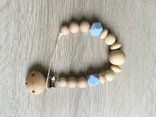 attache-tetine-stockholm-bleu-les-grignotins-haut-2