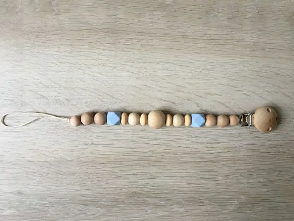 attache-tetine-stockholm-bleu-les-grignotins-haut