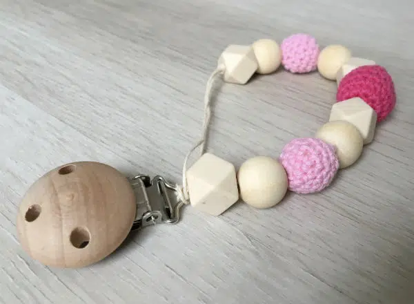 attache-tetine-ronda-rose-profil attache-tetine-ronda-rose-profil