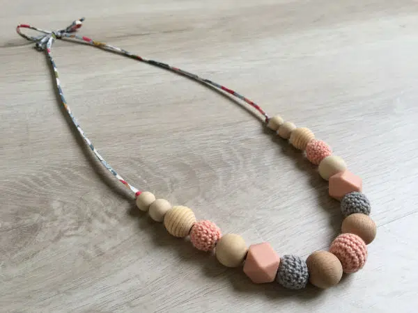 collier-pralognan-la-vanoise-liberty-gris-peche-profil collier-pralognan-la-vanoise-liberty-gris-peche-profil