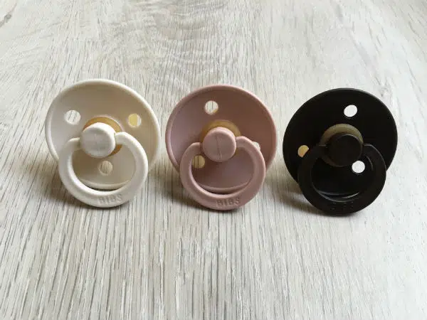 sucettes-bibs-pack-de-3-tons-rose-chocolat-3