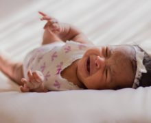 Méthode Hamilton : la technique miracle pour calmer les pleurs de bébé ?